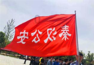 逃离沙漠小镇